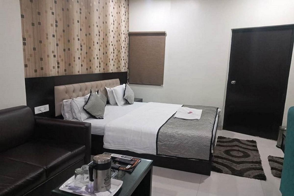 קאנפור Hotel Mandakini Lush מראה חיצוני תמונה