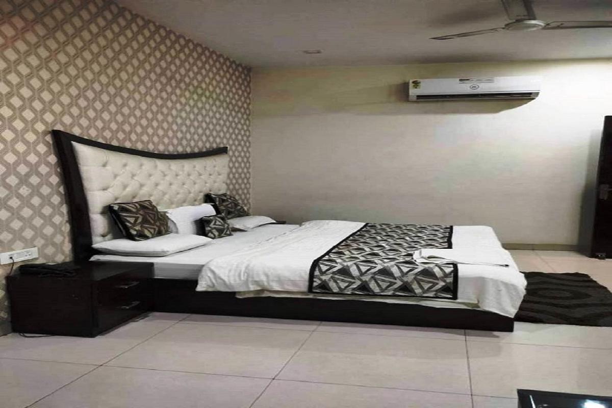 קאנפור Hotel Mandakini Lush מראה חיצוני תמונה