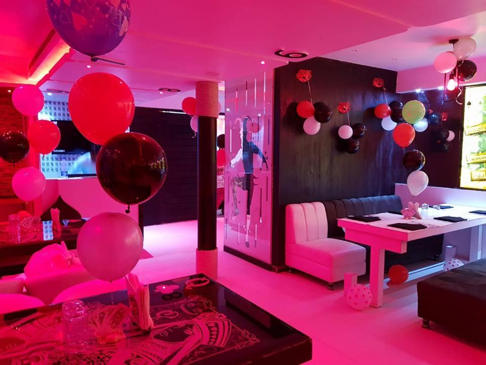 קאנפור Hotel Mandakini Lush מראה חיצוני תמונה