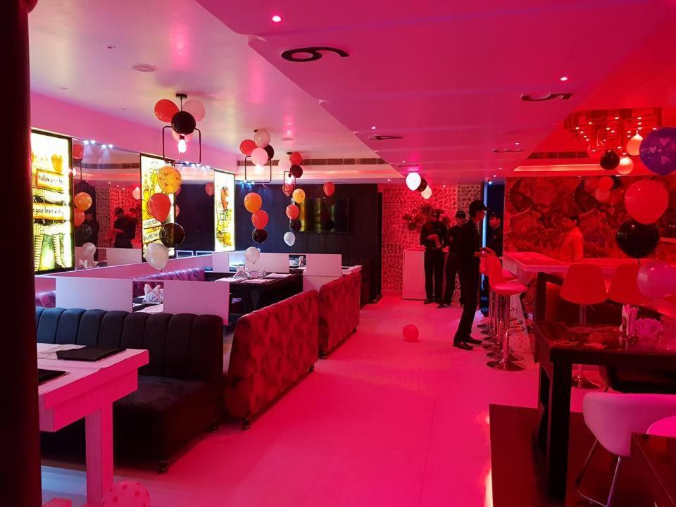 קאנפור Hotel Mandakini Lush מראה חיצוני תמונה